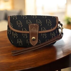 Vintage Dooney & Bourke Black and Brown Wristlet with Logo Pattern